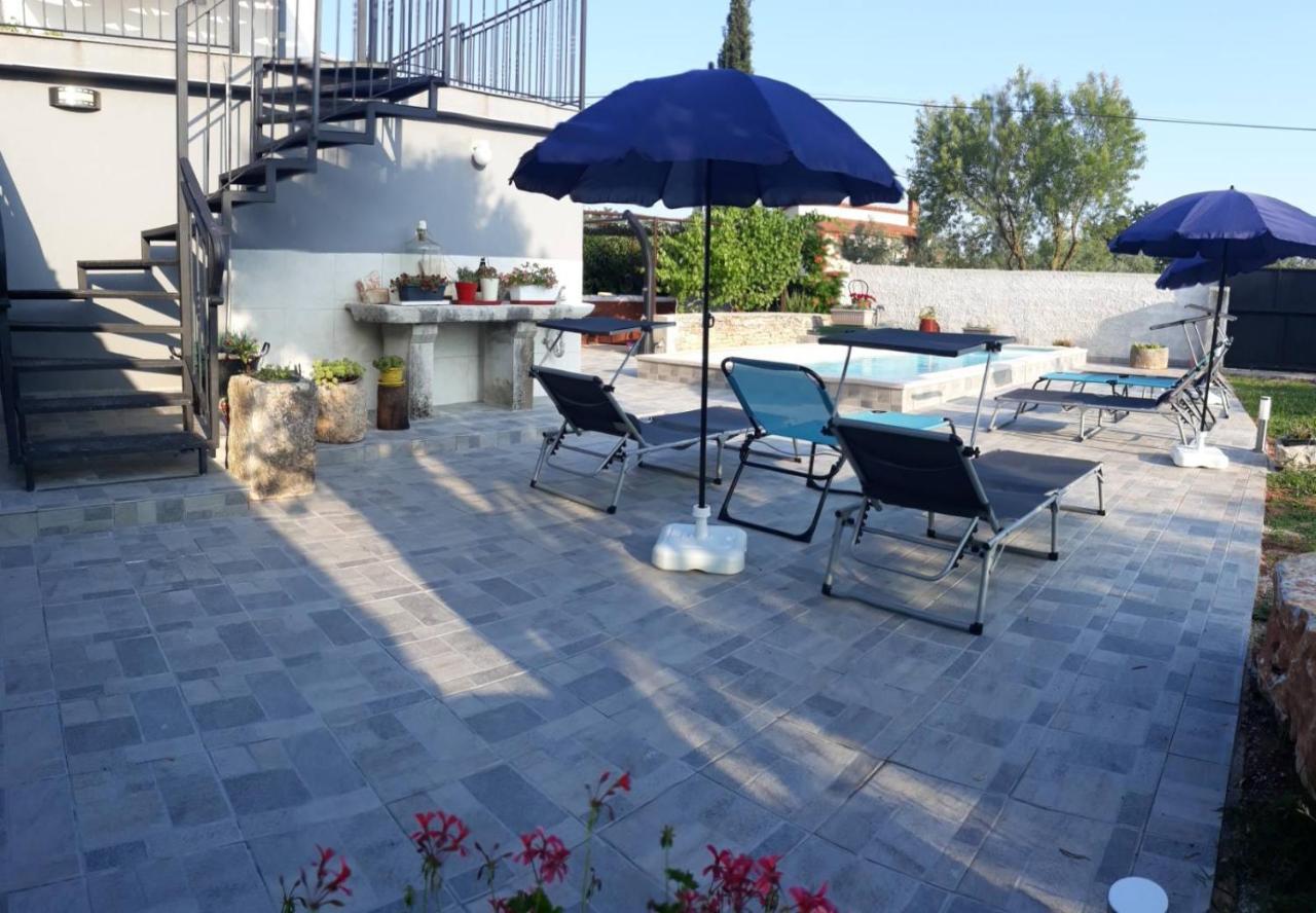 Holiday Home Dioniza Vodnjan Exterior photo